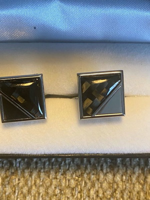 Tie rack cufflinks used, black