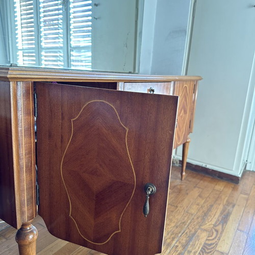 Dressing table with mirror