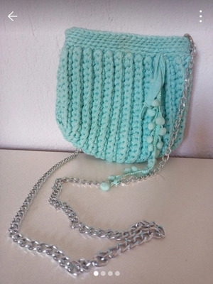 Handmade knitted crossbody bag with silver chain and coral design