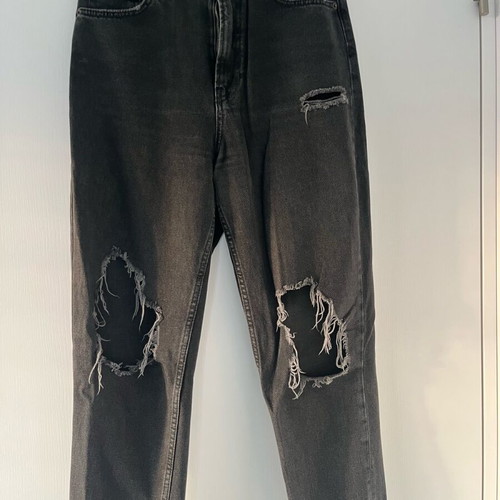 Stradivarius Ripped Mom Jeans Dark Grey Washed Black Size EU 38