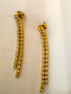 Elegant earrings with rhinestones, like new, gold tone