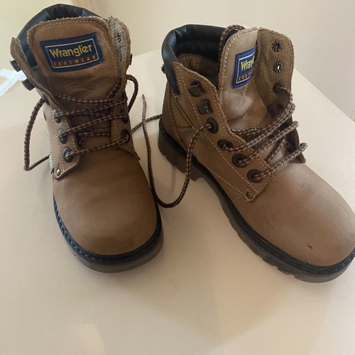 Wrangler Camel Boots Size 37 Like New