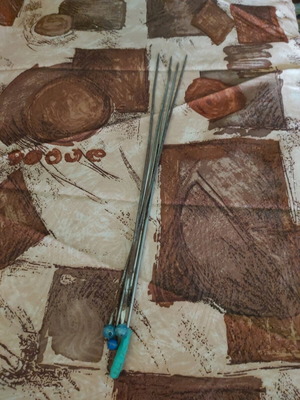 Hand knitting needles used, pack of 5, over 70 years old