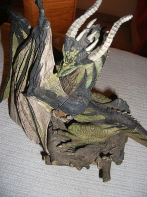 Μεγάλος δράκος Μητέρα Mc Farlane Toys 2006 μεταχειρισμένος με φωλιά και αυγά