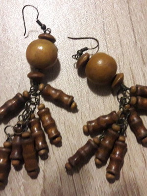 Σκουλαρίκια με ξύλινες χάντρες σαν καινούργια