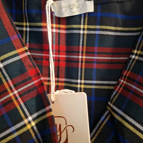 Dress multicolored new with belt and flattering fit