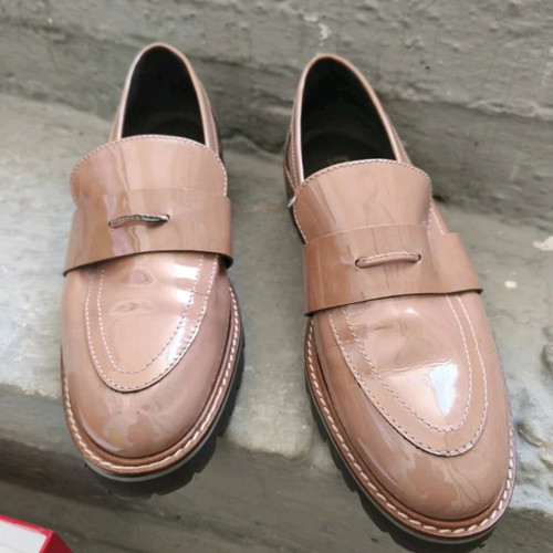 Nak shoes new size 37 beige