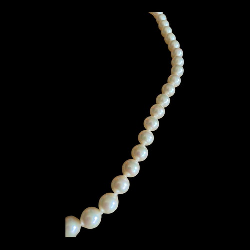 Majorica white pearls necklace new, unworn