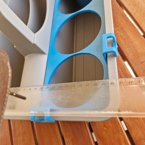 Plastic carrying basket like new for tools and cleaning supplies