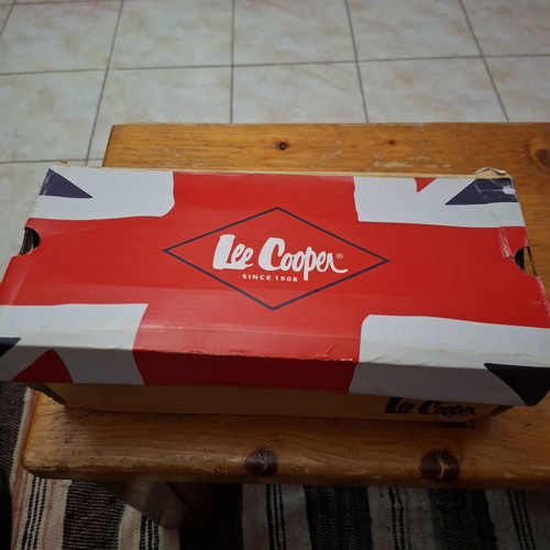 Lee Cooper sneakers canvas size 44 used, white beige