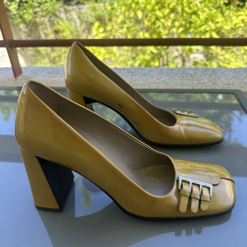 Prada Vintage 90s Leather Block Heel Pumps EU39 used, gold