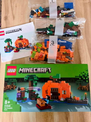 LEGO Minecraft The Pumpkin Farm set like new 257 pieces