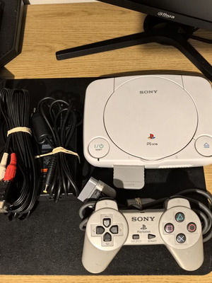 PlayStation PS One mod chip console like new with controller and cables