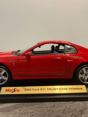 Ford Mustang Cobra 2003 1/18 Maisto like new
