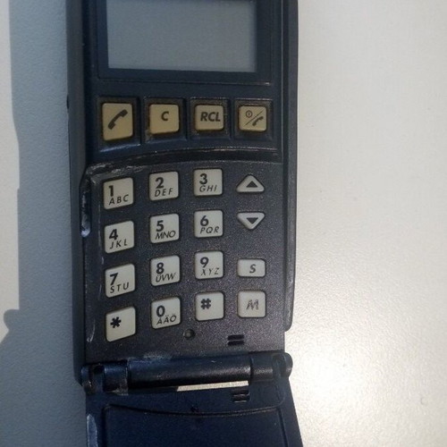 Sony Ericsson GF197 used with antenna and charging base