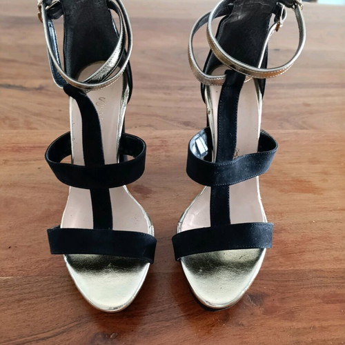 Stefania black high-heeled sandals like new with gold details