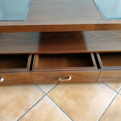 Solid wood coffee table like new