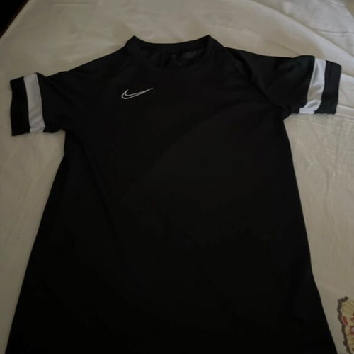 Nike sportswear like new, black and white