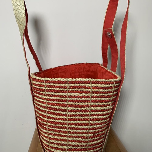 Summer women's woven handbag made of rope new