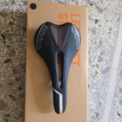 Selle Italia Carbonio saddle like new