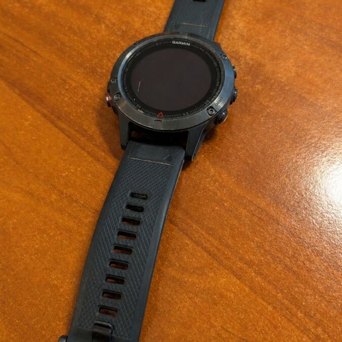 Garmin Fenix 5 smartwatch like new, GPS, water resistant, long battery