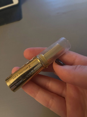 Max Factor red lipstick used