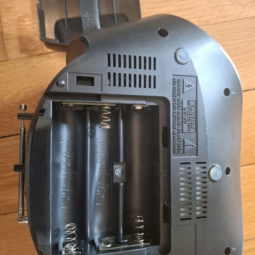 Portable Radio CD like new with Bluetooth and mp3