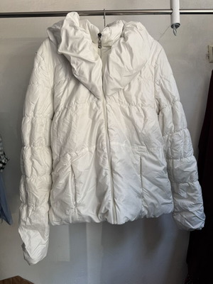 Quilted puffer jacket like new, with belt, white, XXL