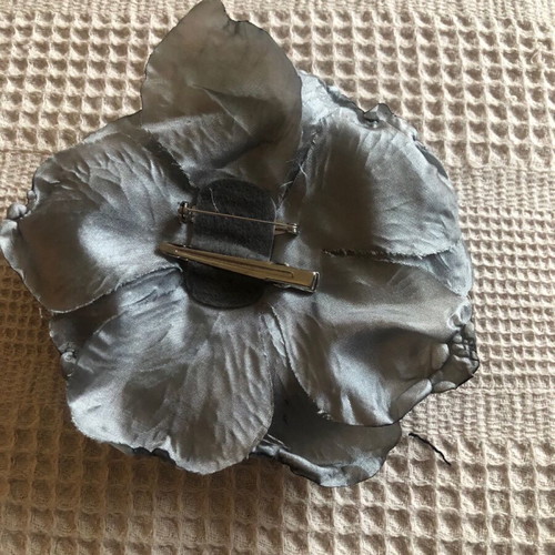 Buttonhole flower gray like new with pin and clip
