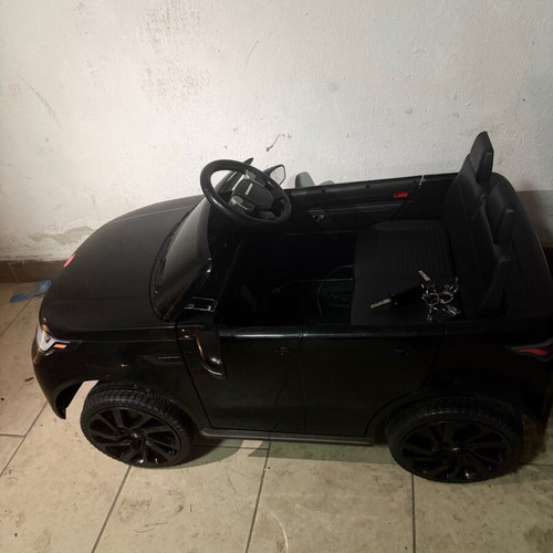 Land Rover electric car like new, two-seater with 1:30 hours battery life