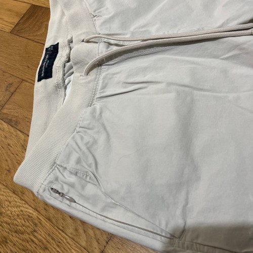 Abercrombie & Fitch shorts size S like new, beige