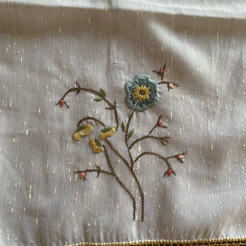 Tsevres with gold thread from Ioannina like new