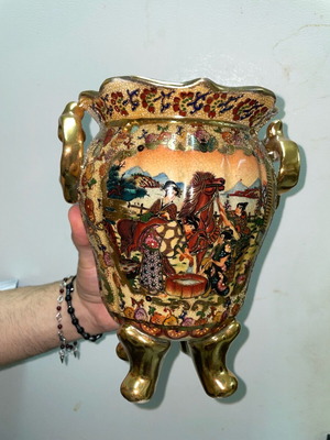 Plio vase with design and gilded like new