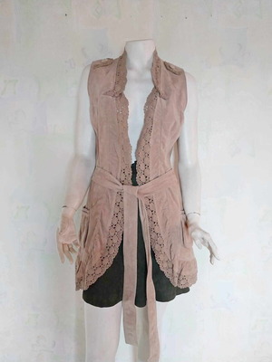 Винтидж френско дълго дамско елече от естествена кожа с дантела и колан, употребявано