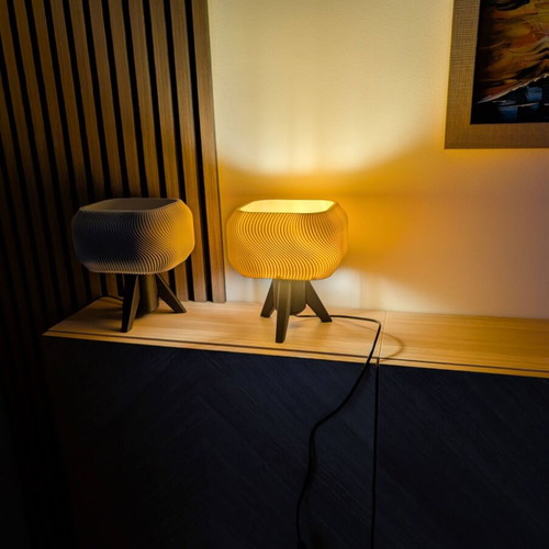 Ripple sculptural lamp new with tripod base