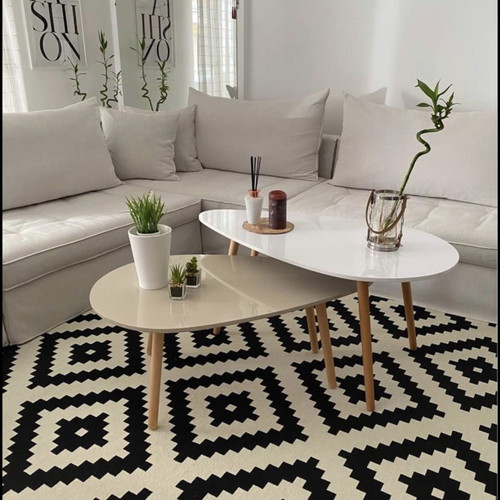 Coffee table set new with glossy lacquer surface and solid legs