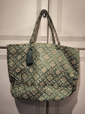 Tote bag green and gold with tassel new