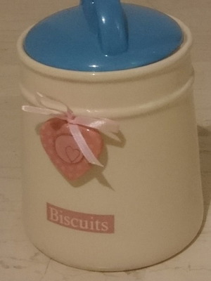 Biscuiteer new with rubber seal for airtight closure