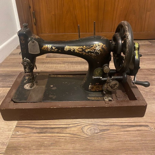 Singer sewing machine 1886 used, functional