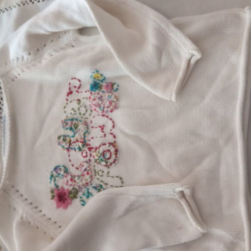 Girls' white blouse, size 4-5 years