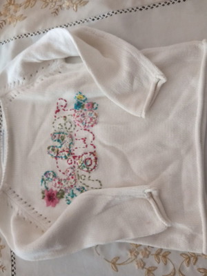 Girls' white blouse, size 4-5 years