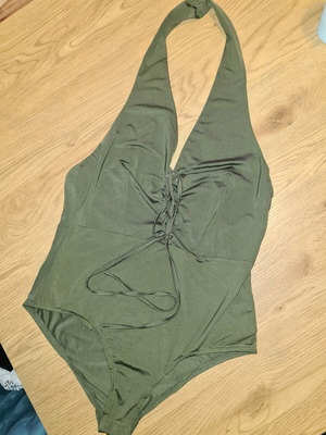Backless blouse new, green, size S