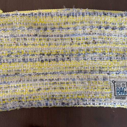 See my Bag handheld bag like new, waterproof, yellow