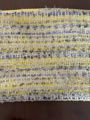 See my Bag handheld bag like new, waterproof, yellow