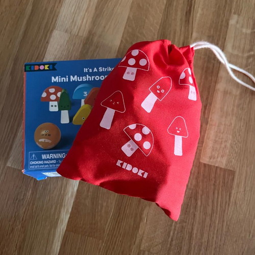 Mini Mushroom Bowling Kidoki Kikkerland like new wooden set