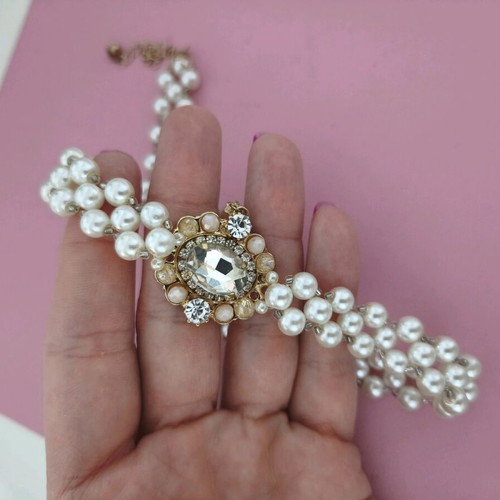 Choker necklace new with pearls