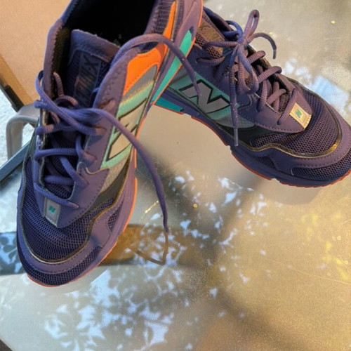 New Balance athletic shoes like new, size 42, purple