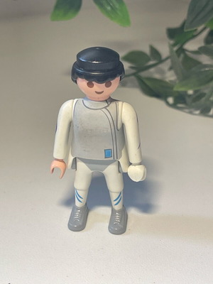 Playmobil φιγούρα ξιφομάχος μεταχειρισμένη χωρίς σπαθί και κράνος