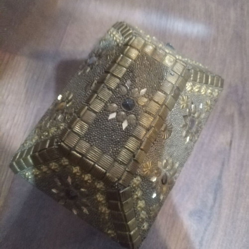 Vidage jewelry box used