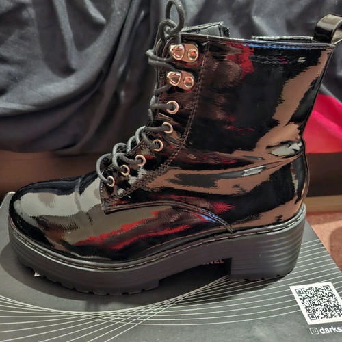 Women’s black patent leather boots like new with thick sole